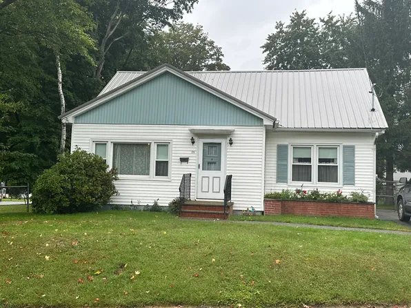 28 Beech Street, East Millinocket, ME 04430