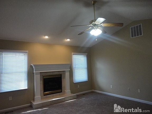 3rd image of 7521 Martha Ct