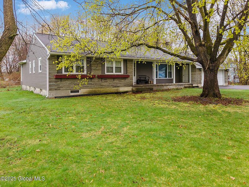 2nd image of 27 Beechwood Drive