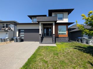 2710 Beachmount Cres, Kamloops, BC V2B0E6