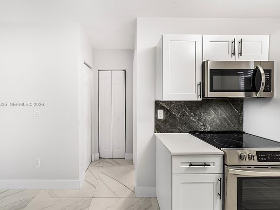 4th image of 410 Euclid Ave APT 11