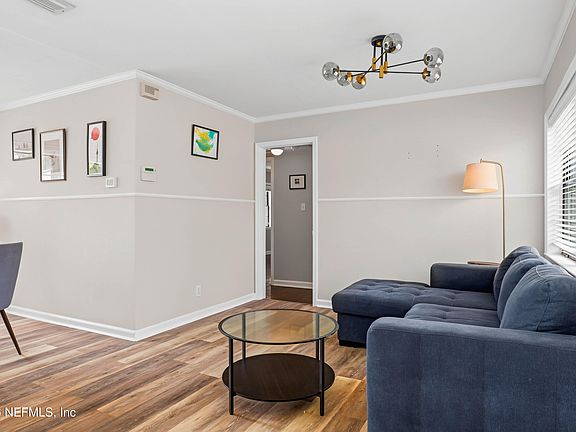 3rd image of 4152 TRIESTE Place