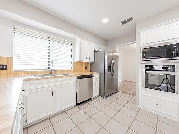 4th image of 2902 Cane Field Dr