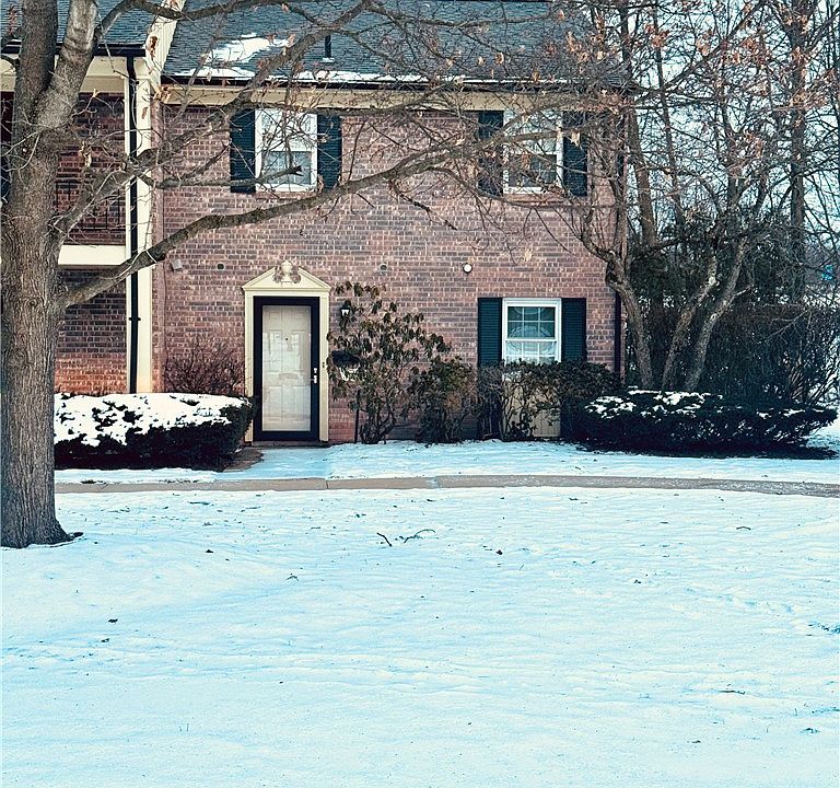 1st image of 359 Quarry Ln NE