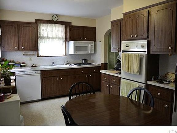 5th image of 73 Fisher Ave