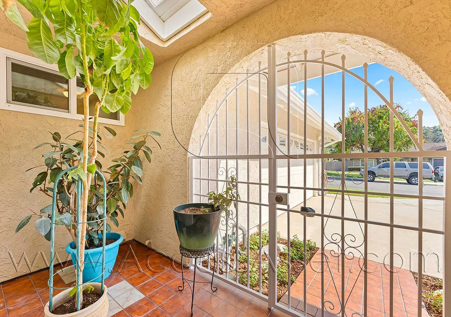 Newly Remodeled Pool Home in Desirable Via Verde Area — Photo 3