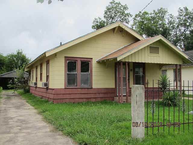 1st image of 2834 Neches St