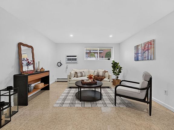3rd image of 800 Governors Dr APT 6