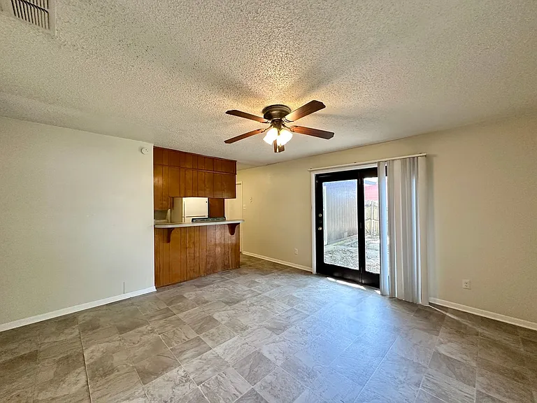 1005 Bonner Dr — Photo 5