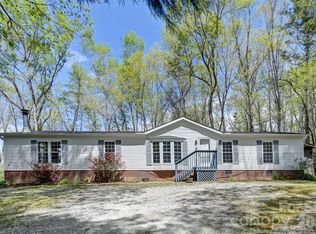 98 Fork Ridge Ln, Hendersonville, NC 28792