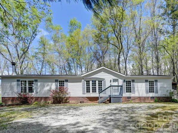 98 Fork Ridge Ln, Hendersonville, NC 28792