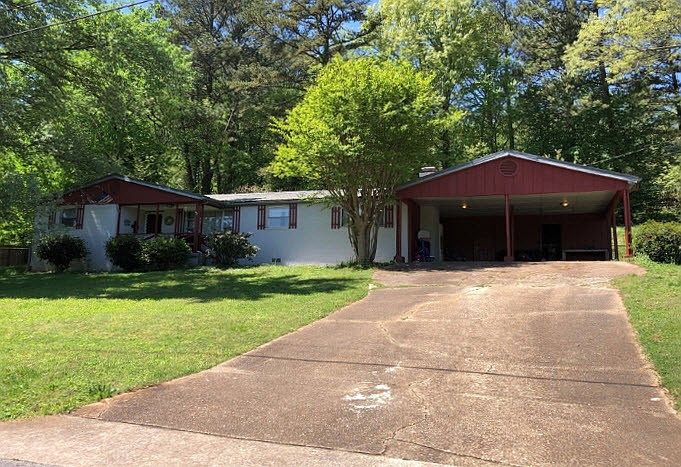 1st image of 240 Gracie Ave