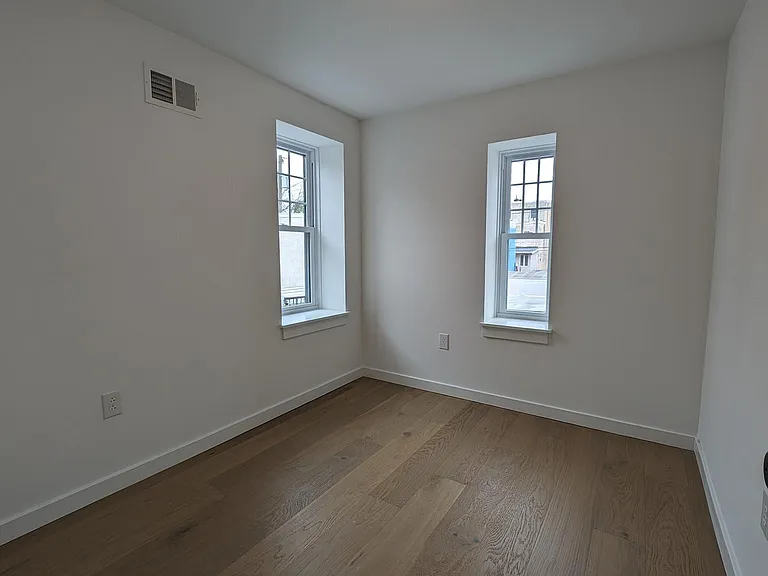 2232 N Mascher St — Photo 17