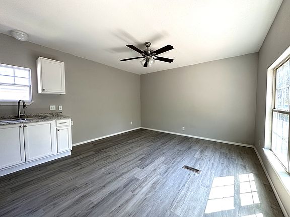 5th image of 87 Paris Dr