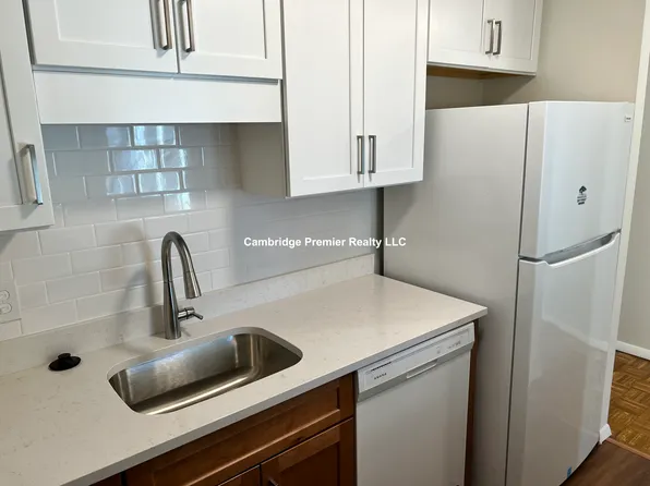 1105 Cambridge St #3, Cambridge, MA 02139