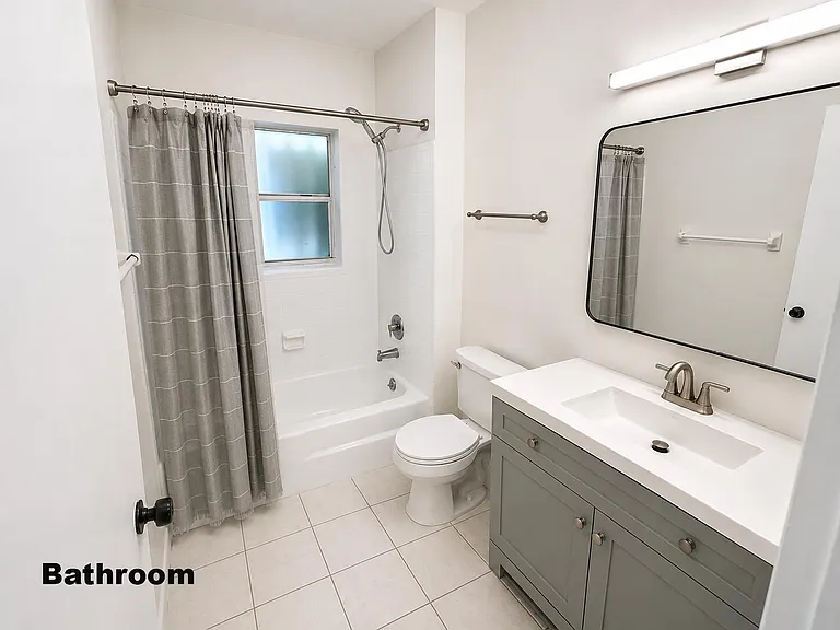 111 SE 7th Ave — Photo 14