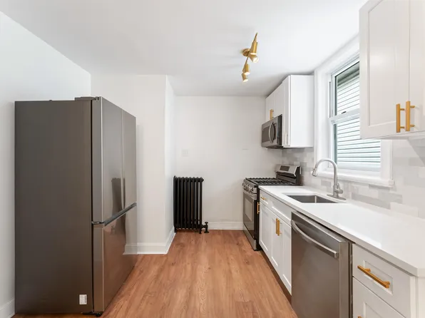 114 Oak Street image 26 of 41