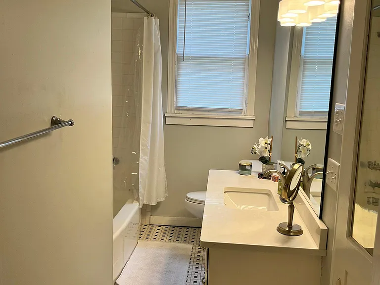 8 Hurlbert St — Photo 13
