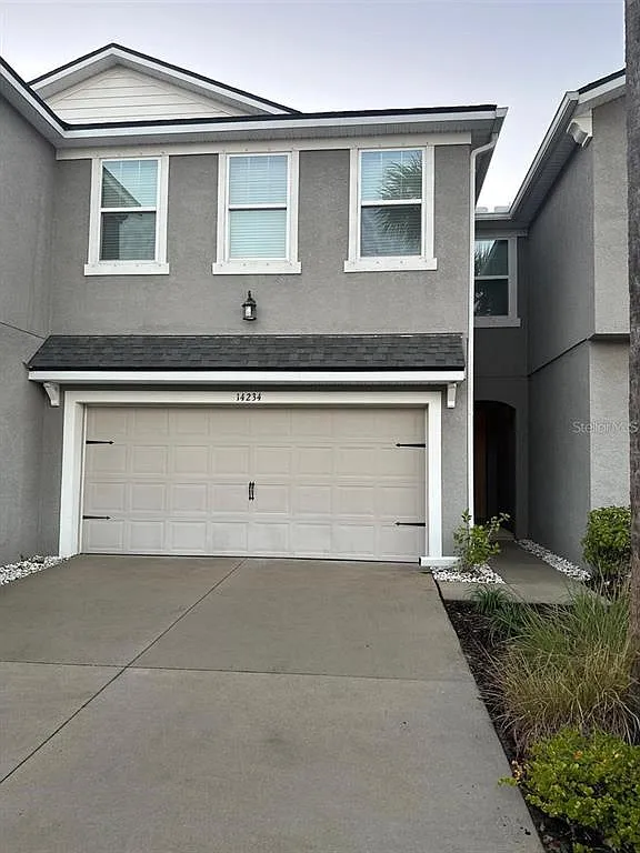 3 bed, 2.5 bath, 2307 sqft, $2,990 — Photo 1