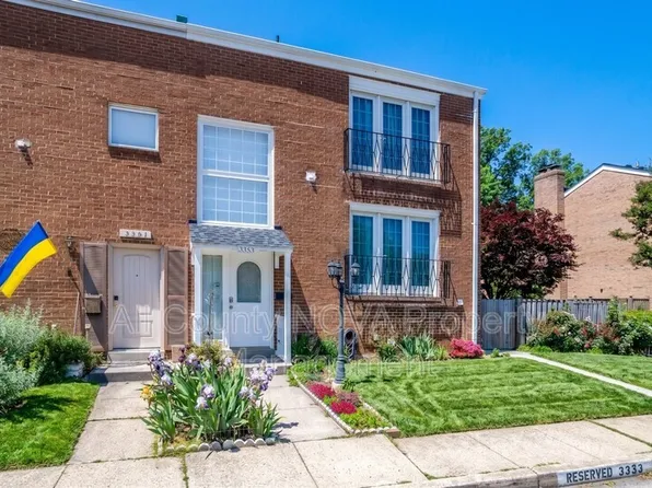 3353 Ardley Ct, Falls Church, VA 22041
