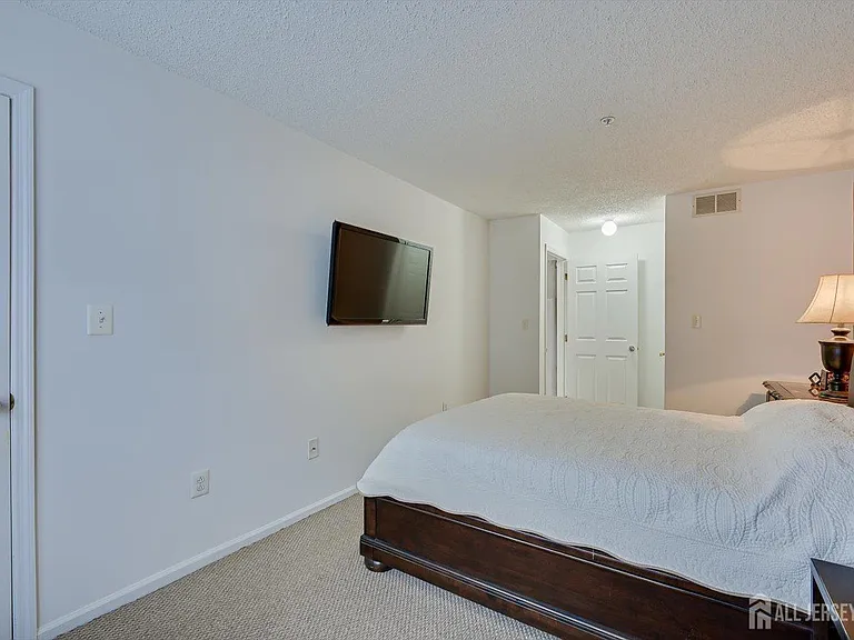 150 Prestwick Way — Photo 17