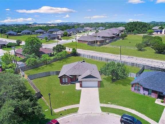5th image of 5107 Leaning Oak Dr