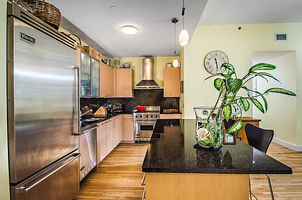 Sold by Real Direct | media 18