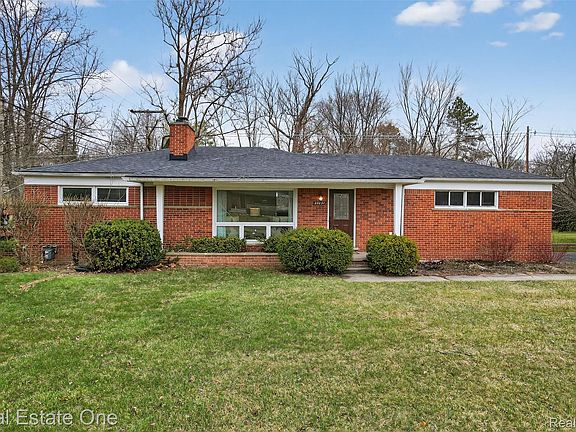 2nd image of 28491 Bayberry Rd