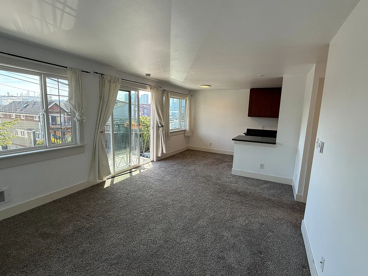 2 bed, 743 sqft, $1,695 — Photo 2