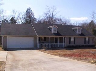 135 Mountain Ln, Covington, GA 30016