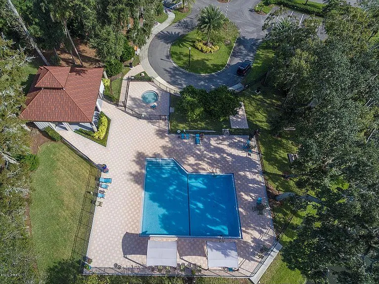 6557 Burnham Cir — Photo 32