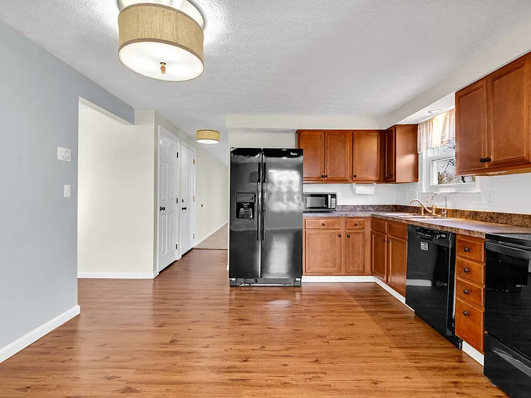 880 Ruskin Dr — Photo 12
