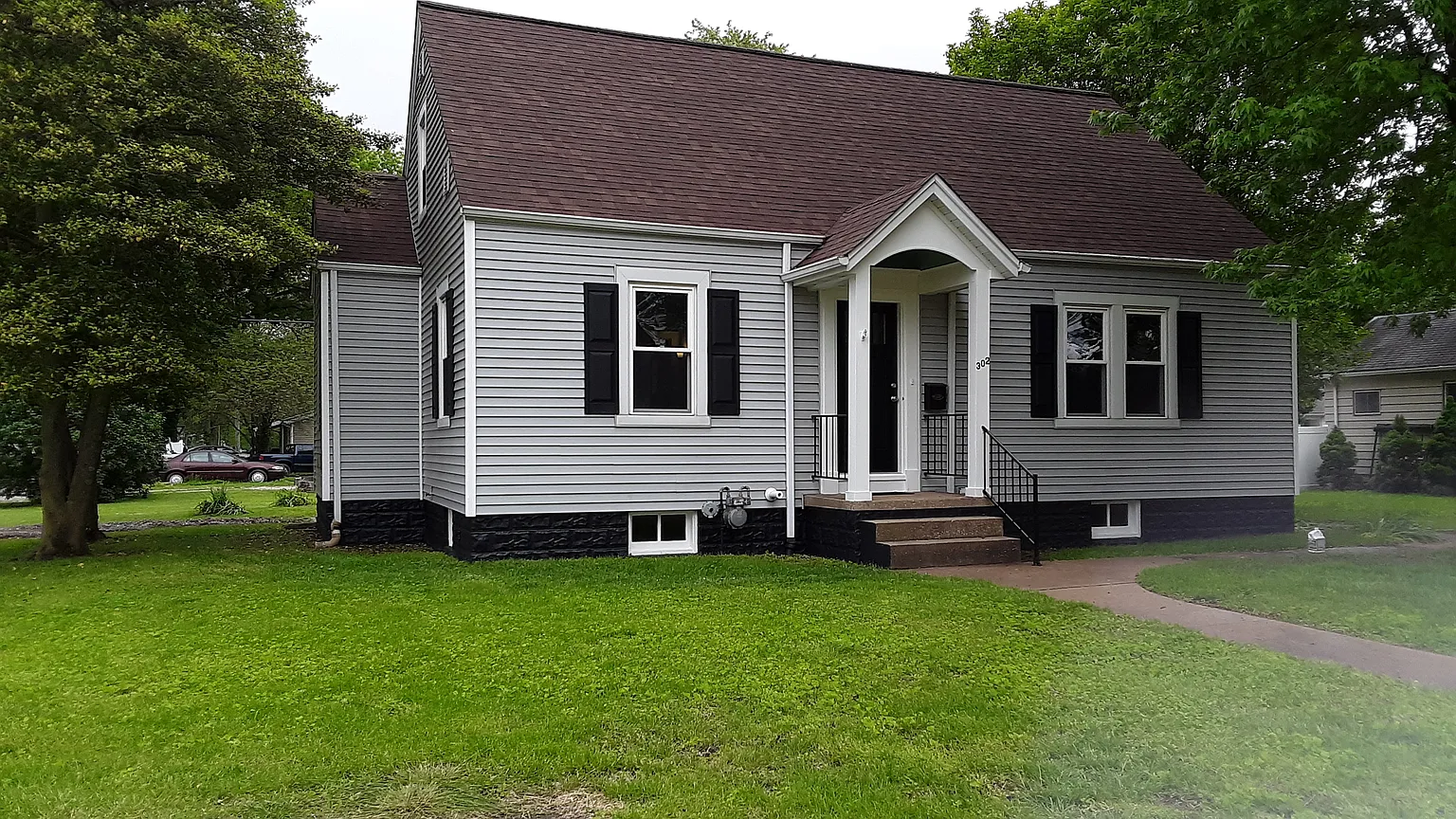302 S Jefferson St photo 1