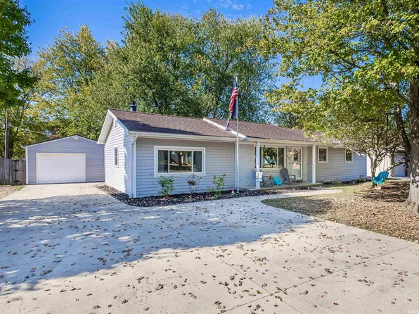 801 N Maxine Dr, Ossian, IN 46777