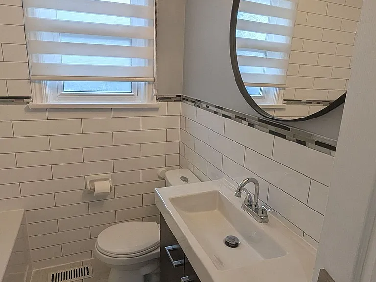 3 Chopin Ave — Photo 9