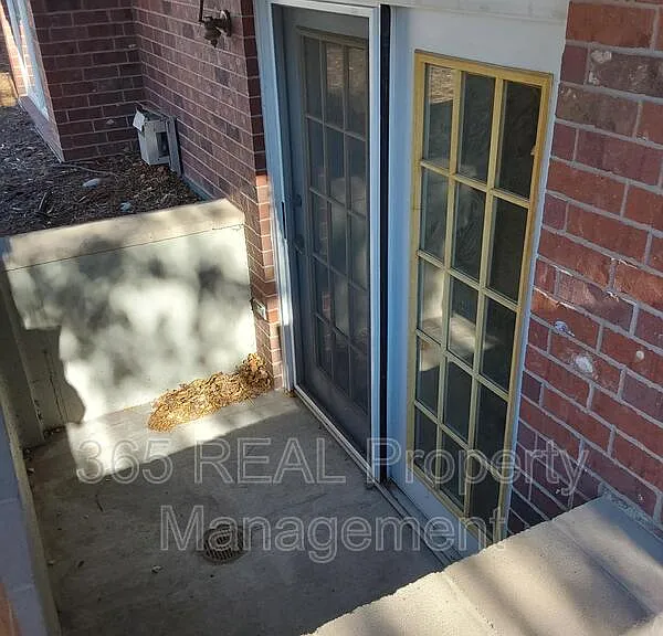 2551 24th St #B-1 — Photo 17