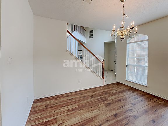 5th image of 2065 Garden Crest Dr