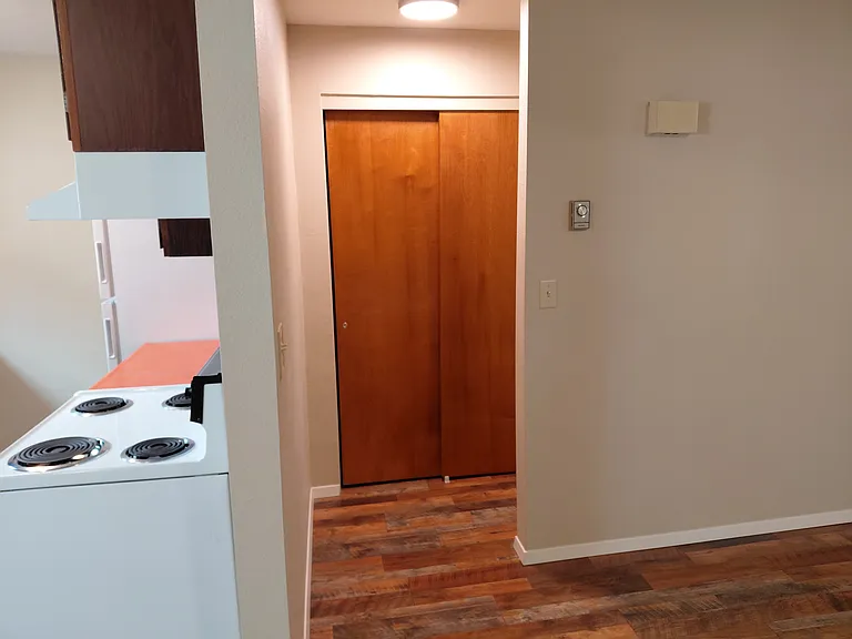 650 Brooks St #3 — Photo 5