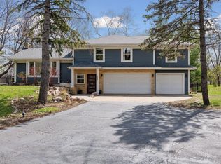 209 Meander Rd, Golden Valley, MN 55422