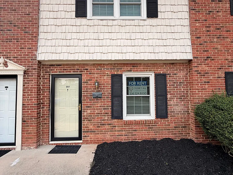 207 Northpoint Ave #H — Photo 1