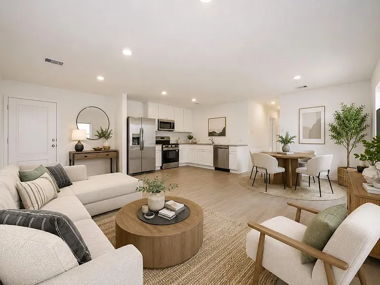 385 Lucia Way — Photo 3
