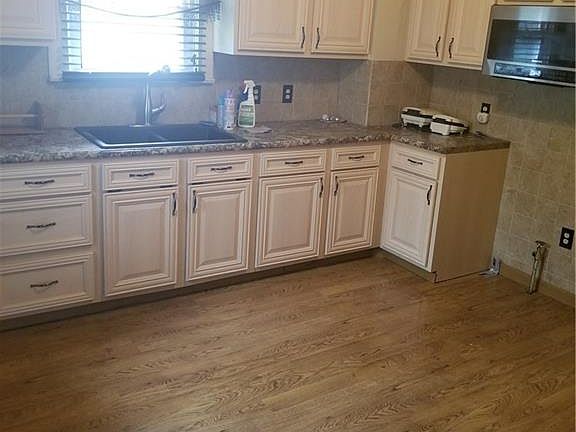 4th image of 130 Halleck St