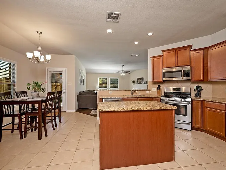 2413 Michelle Creek Dr — Photo 5