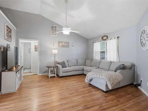 236 Seacraft Dr, Gun Barrel City, TX 75156