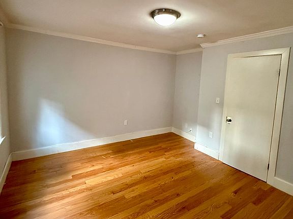 5th image of 4 Braemore Rd #1