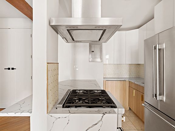 5th image of 452 W 19th St APT 4A