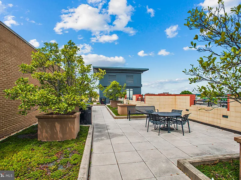 525 N Fayette St #413 — Photo 33