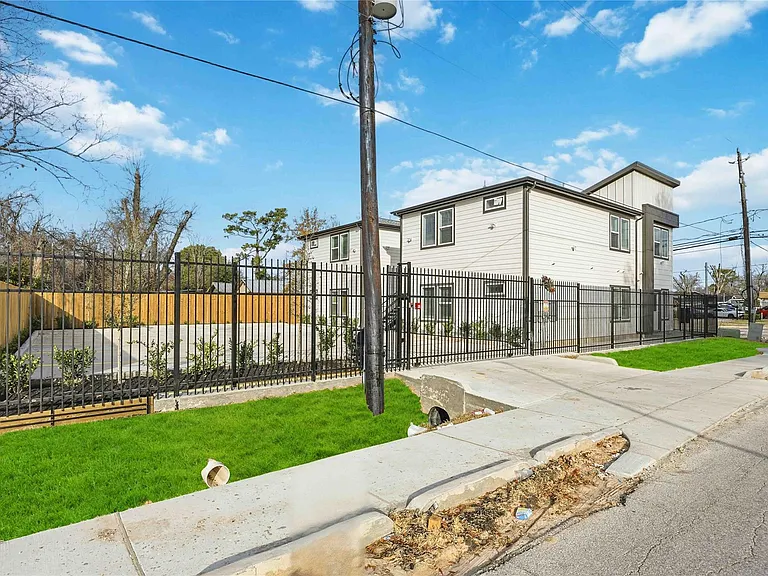 7625 De Priest St #D — Photo 31