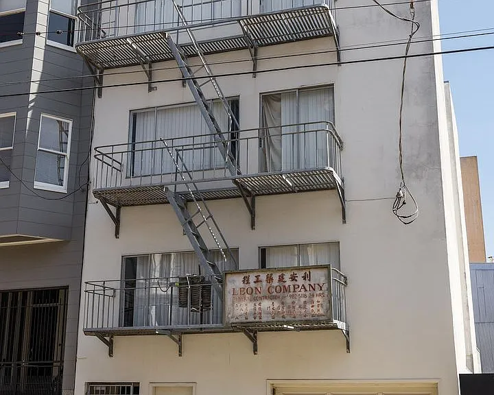 679 Green Street — Photo 28