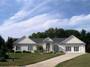 28 Foxglove Cir, Madison, WI 53717